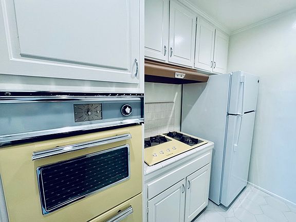 5th image of 2714 W Clark Ave #3G3