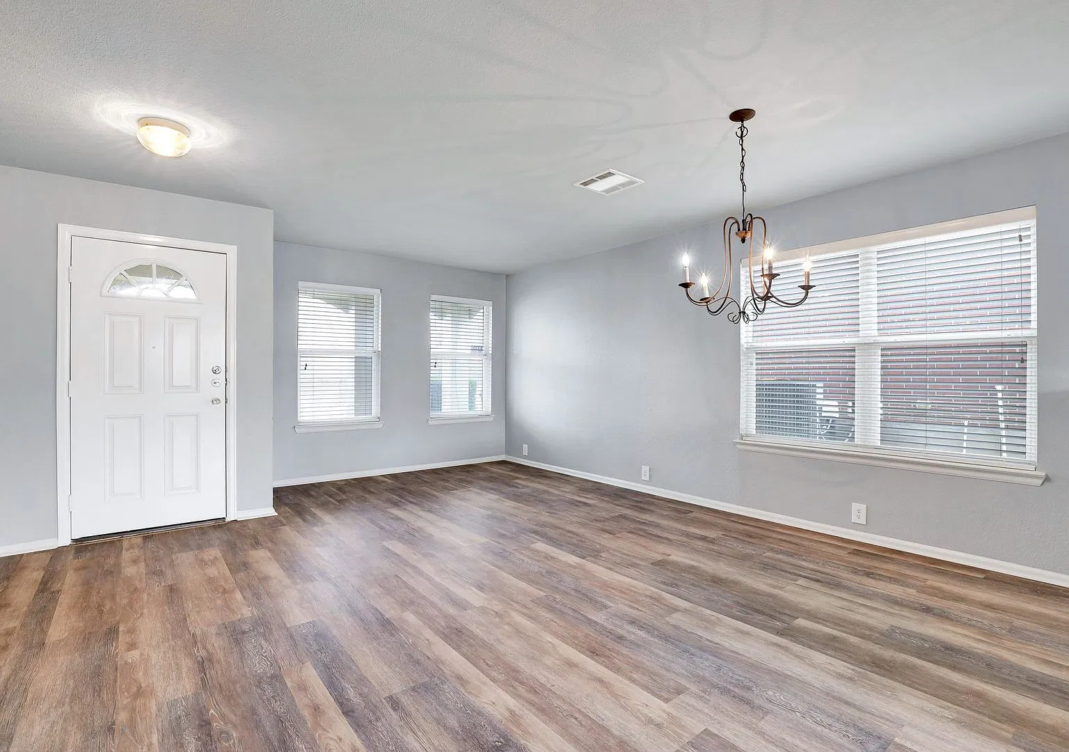 Private Backyard & Spacious Interior Near Randolph AFB — Photo 2