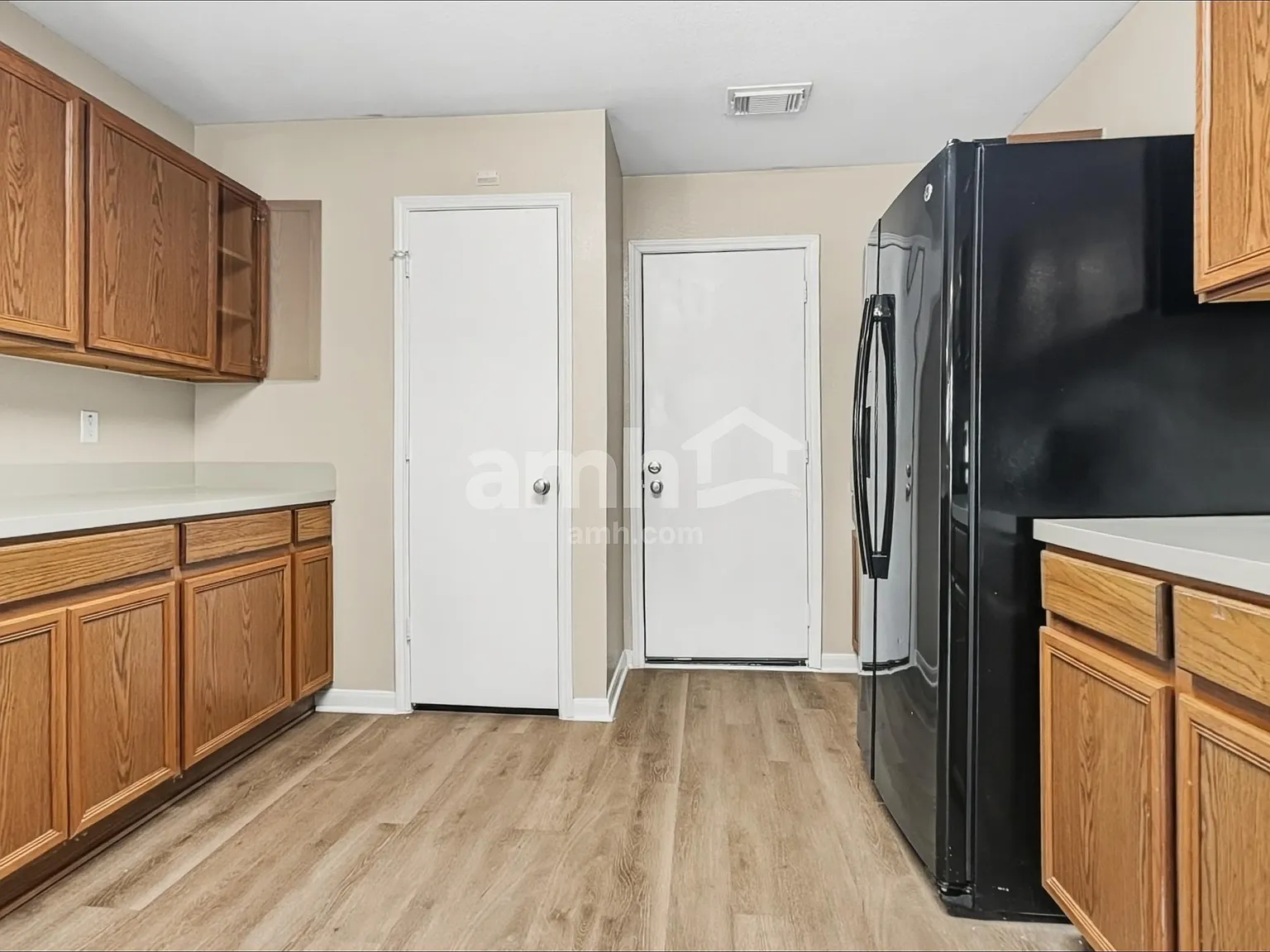 3 bed, 2.5 bath, 1839 sqft, $1,840 — Photo 3