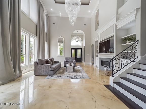 4th image of 111 English Gardens Pkwy