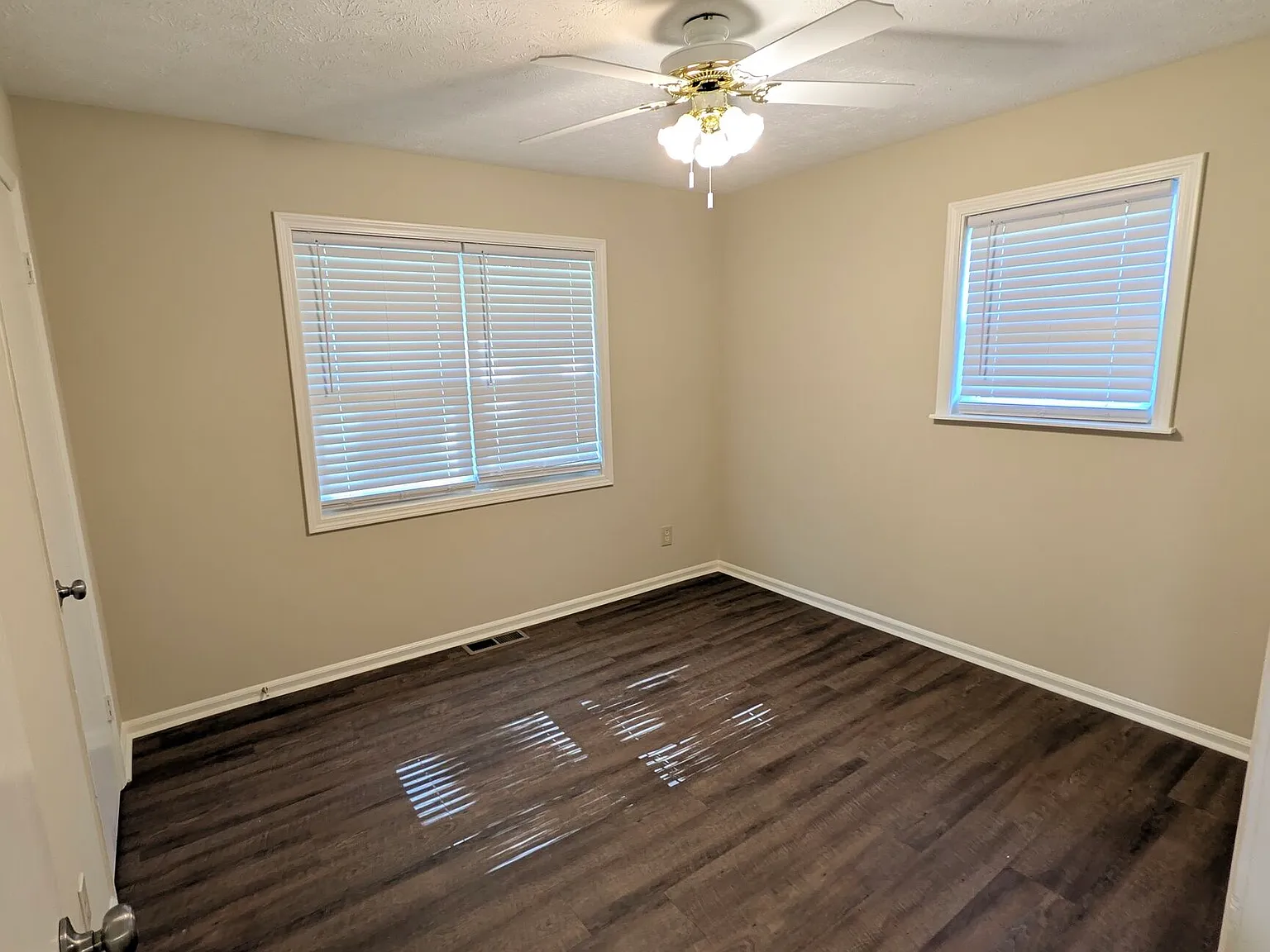 3 bed, 2.0 bath, $1,450 — Photo 2
