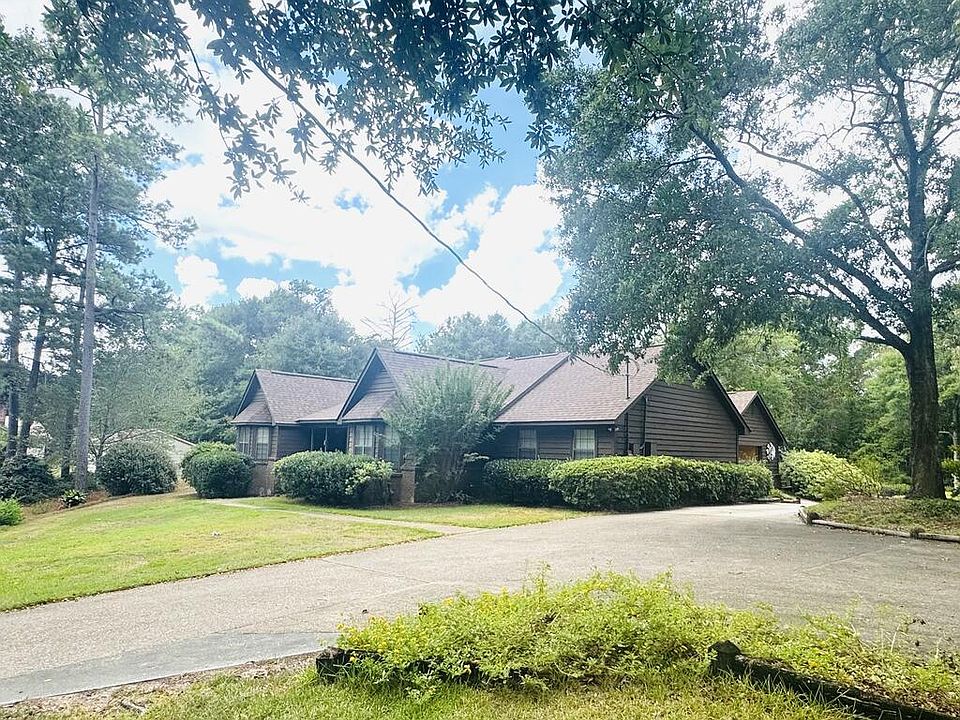 1st image of 482 Norwood Rd