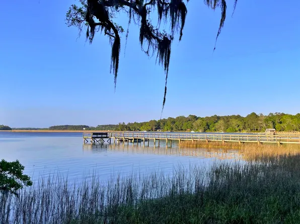 1828 Leadenwah Dr, Wadmalaw Island, SC 29487