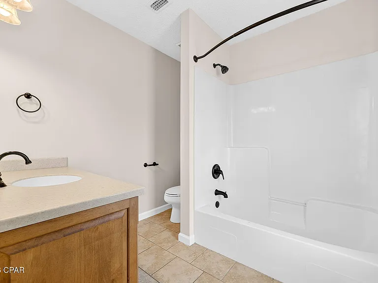 2605 Avondale Ct — Photo 18