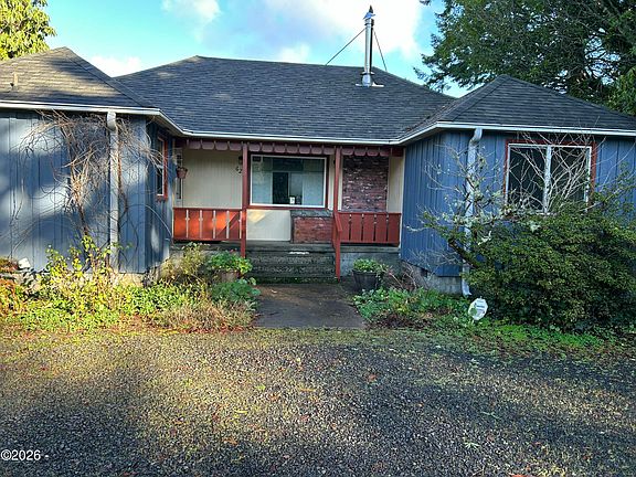 3rd image of 626 SE Acacia Ln