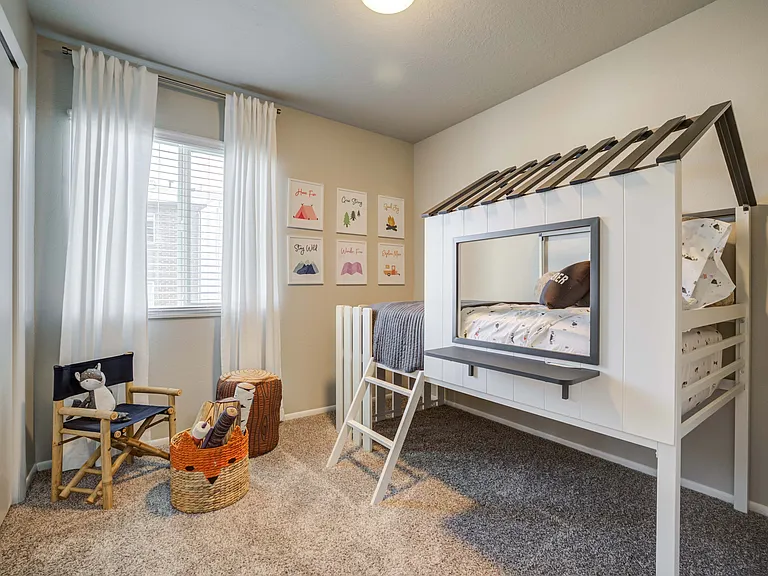 Cherry Creek Apartments — Photo 8