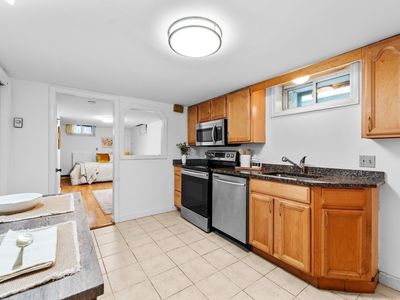 14 Monument St #1B, Charlestown, MA, 02129