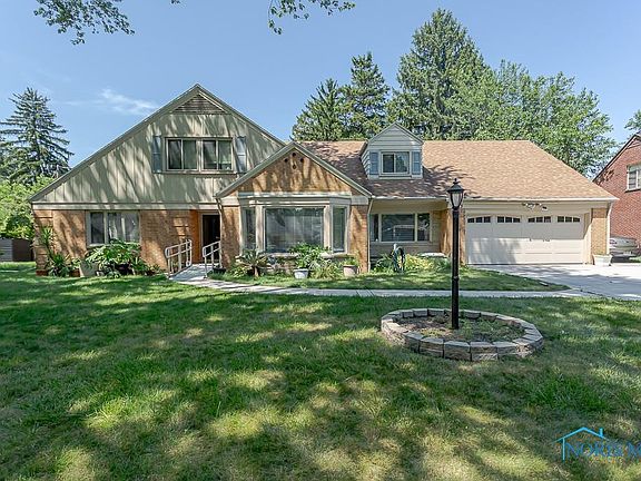 2nd image of 2823 Pemberton Dr