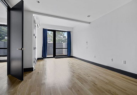 3rd image of 1134 Fulton St APT 3J