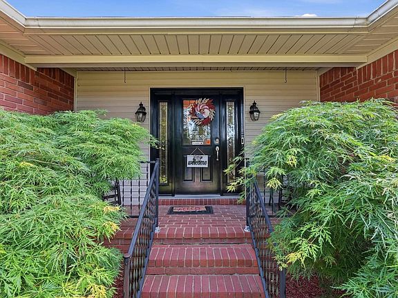 5th image of 902 Deerfield Ct