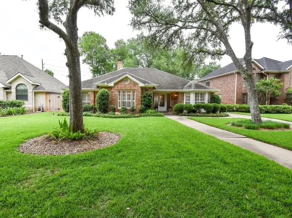3542 Mesquite Dr, Sugar Land, TX 77479