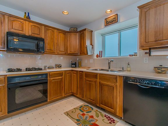 5th image of 16215 Electra St