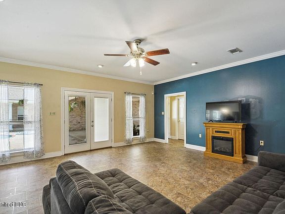 4th image of R 17170 Magnolia Cove Dr
