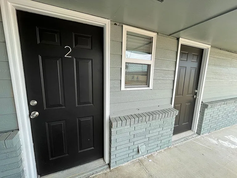 2420 Dudley St — Photo 24