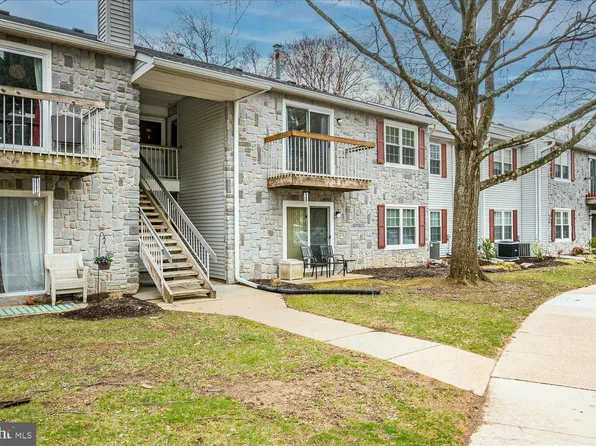 18 Azalea Ct, Lawrence Township, NJ 08648