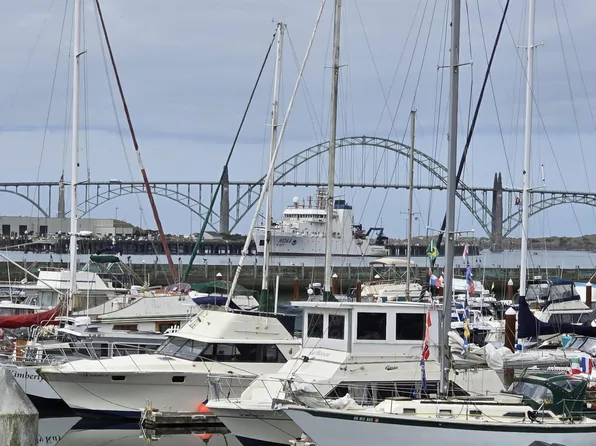 1000 SE Bay Blvd #445, Newport, OR 97365