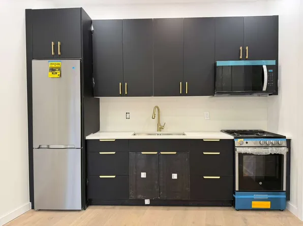 362 Rochester Avenue image 4 of 11