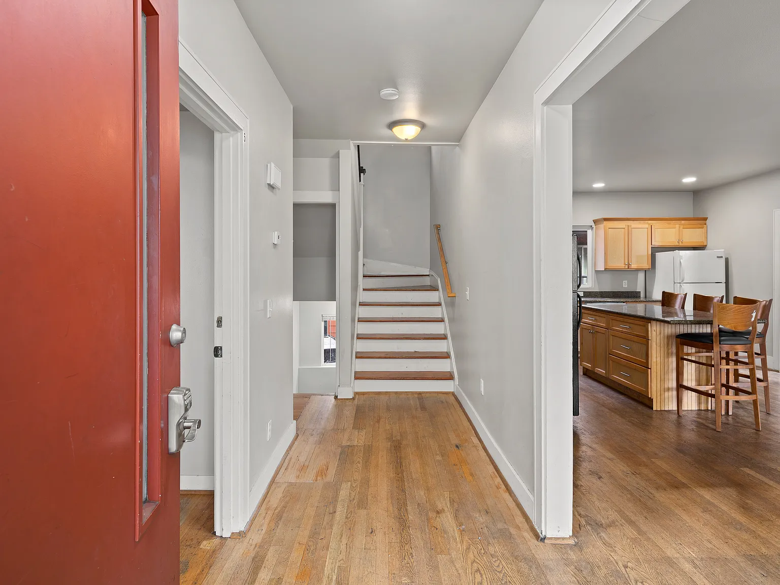 10 bed, 2800 sqft, $6,000 — Photo 4