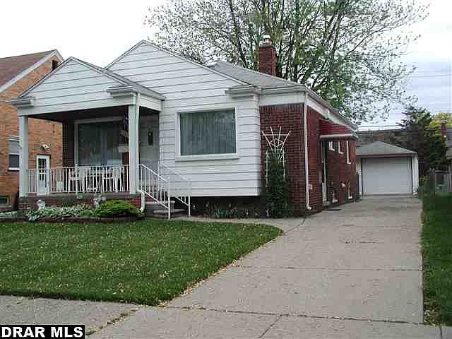 1st image of 15675 Russell Ave