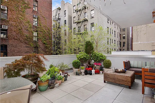 Rented by Corcoran | media 27