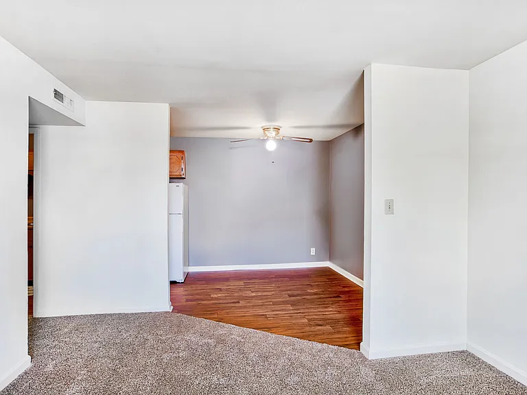 Paddock Place — Photo 12