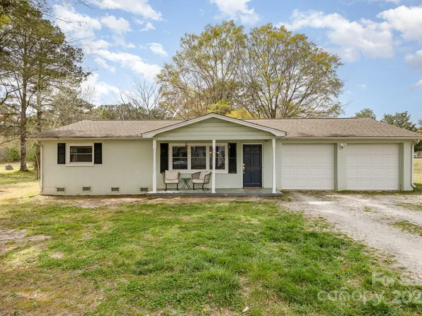 217 Cedarhurst Dr, Lake Wylie, SC 29710