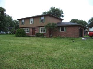 904 N Meadows Cir, Greenfield, IN 46140