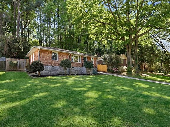 3rd image of 898 Scott Cir