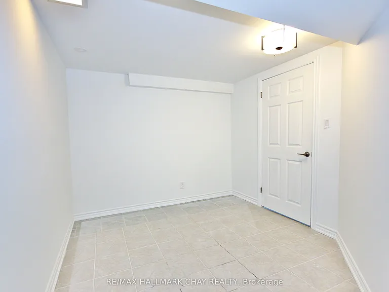 2173 Willard Ave — Photo 7