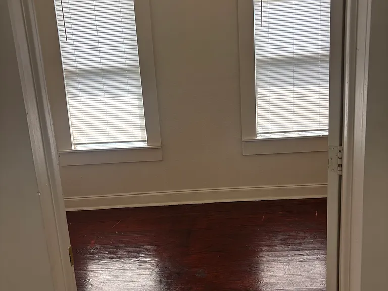 2506 E Columbus Dr — Photo 4