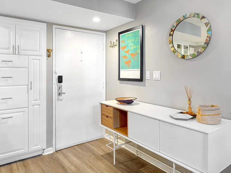 100 Driftwood St #10 — Photo 2
