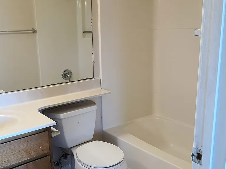 1023 Chadwick Cir — Photo 6
