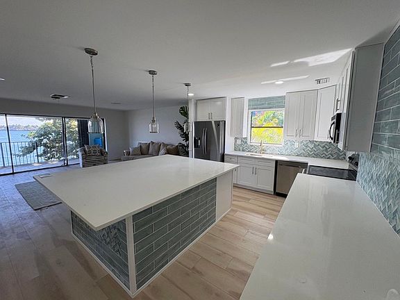 3rd image of 360 Wilma Cir APT 7