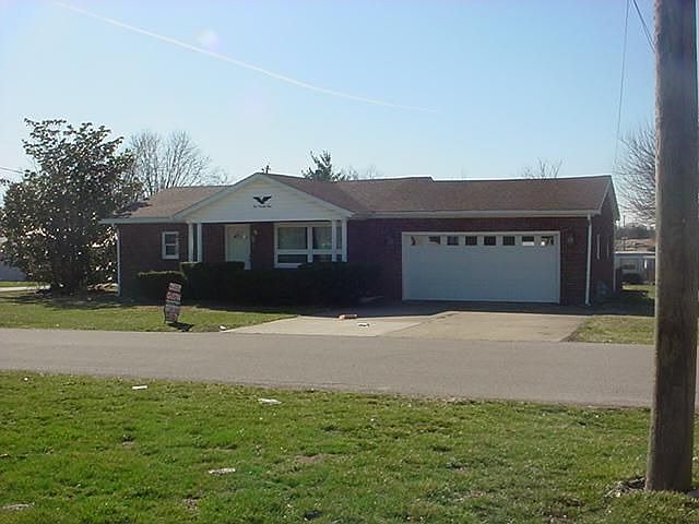 2nd image of 121 Knoll Ave