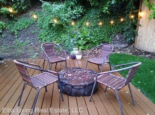 10037 31st Ave SW, Seattle, WA 98146