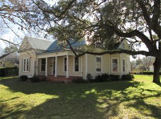 402 Manley St, Navasota, TX 77868