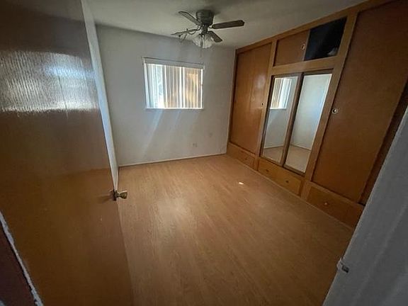 4th image of 10658 Mina St
