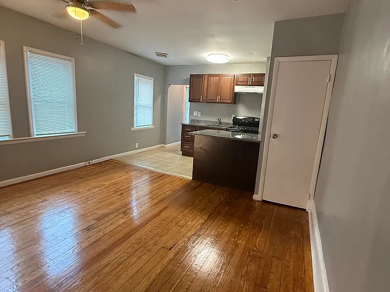 323 Collins Ave #2 — Photo 4
