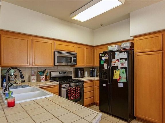 3rd image of 610 Sunrise Dr #610