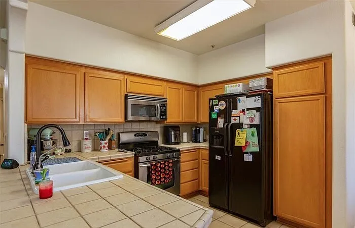 610 Sunrise Dr #610 — Photo 3