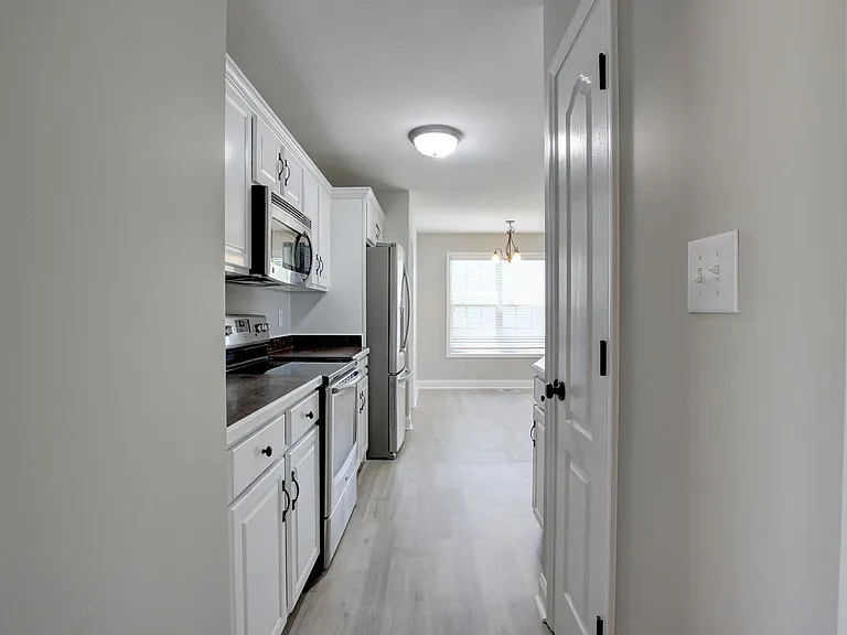 1384 Borrowdale Dr — Photo 9