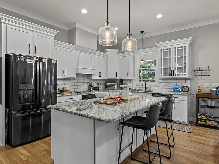 24 Kilbride Dr — Photo 2