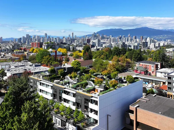 2520 Guelph St #411, Vancouver, BC V5T 0K7