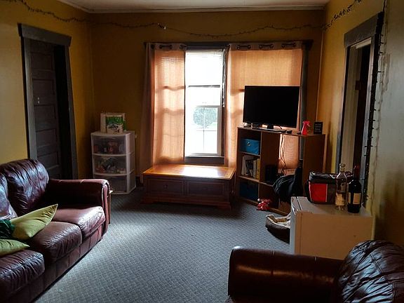 2nd image of 1517 Rosemary Ln #A
