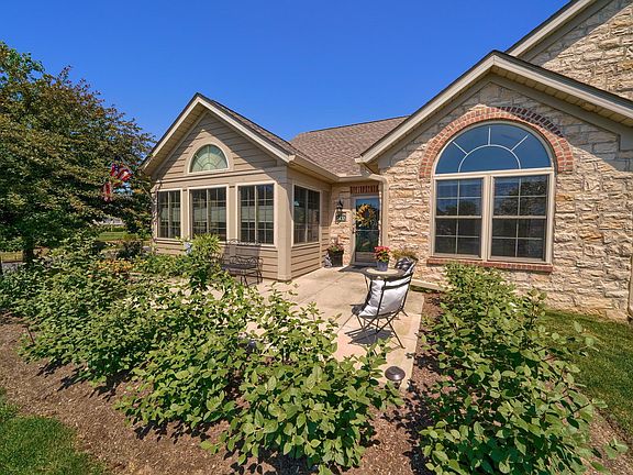 2nd image of 1470 Buckeye Pl #1