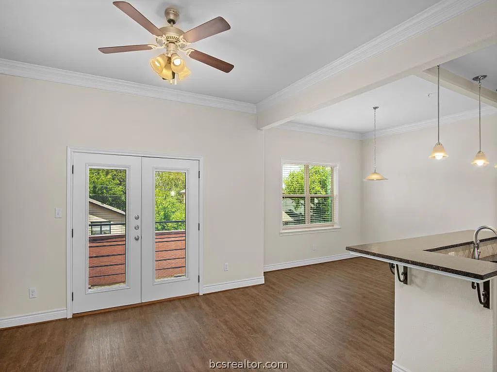 2 bed, 2.5 bath, 1170 sqft, $1,325 — Photo 1