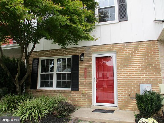2nd image of 2547 Dupont St