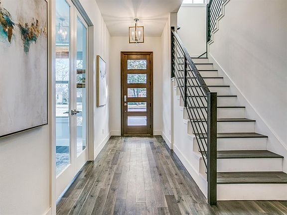 4th image of 3749 Van Ness Ln