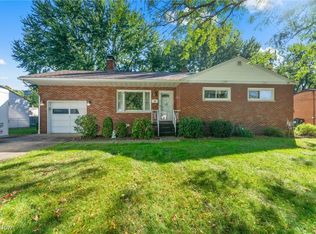 105 Chadwick Ln, Youngstown, OH