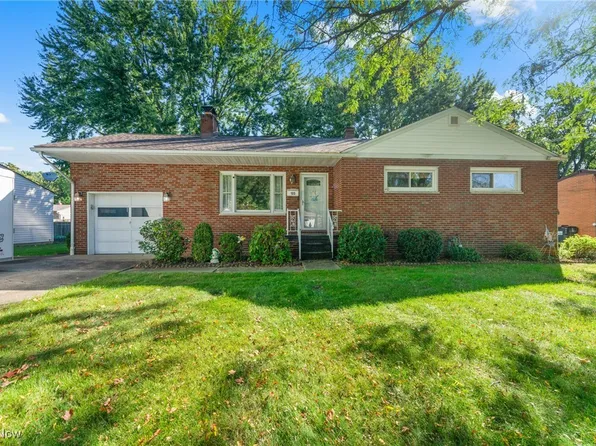 105 Chadwick Ln, Youngstown, OH 44515